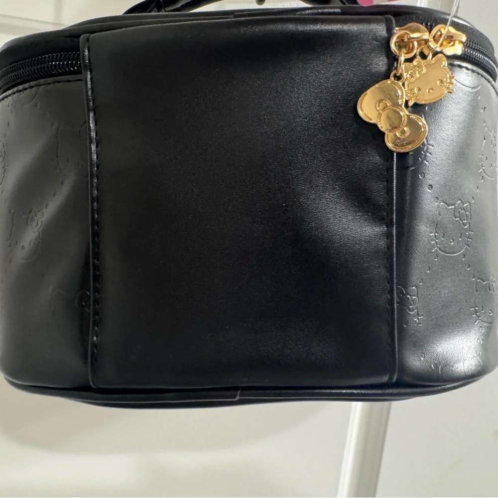 Hello Kitty Black Embossed Women's Makeup bag 🖤🐈‍⬛ - Picture 5 of 5